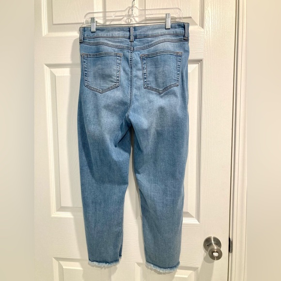 Rewash High Rise Vintage Reunion Crop Frayed Hem Jeans 9/29 - Picture 13 of 13